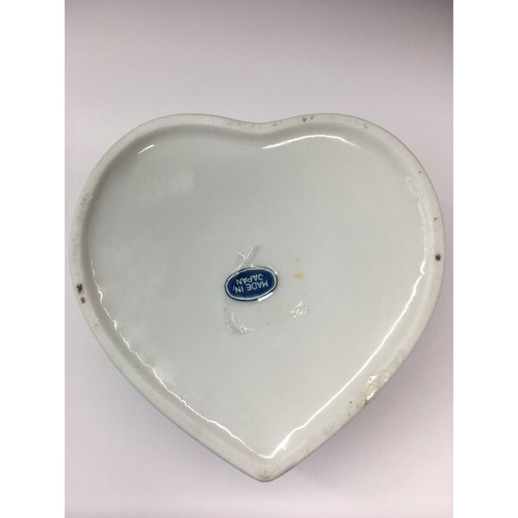 Vtg Heart Shaped Trinket Box Lidded White Porcelain Raised Lotus Flower Japan - Picture 5 of 16
